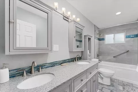 Bath - 2860 Wilson Ave, Redding, CA 96002 photo 2 of 2