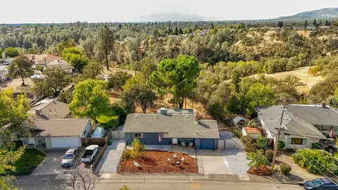 View/Area - 2515 Starlight Blvd, Redding, CA 96001 photo 2 of 11