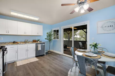 Kitchen - 2515 Starlight Blvd, Redding, CA 96001 photo 1 of 3