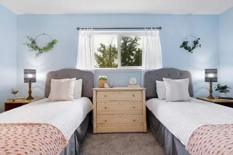Bedroom - 2515 Starlight Blvd, Redding, CA 96001 photo 7 of 8