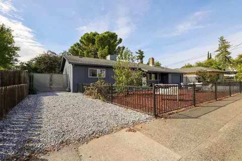 Exterior - 2515 Starlight Blvd, Redding, CA 96001 photo 8 of 21