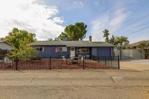 Exterior - 2515 Starlight Blvd, Redding, CA 96001 photo 11 of 21