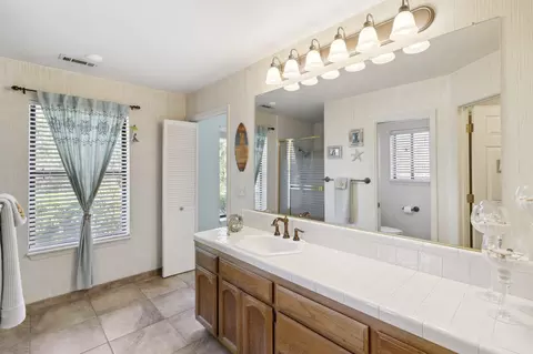 Bath - 3762 Rushmore Dr, Redding, CA 96001 photo 1 of 4