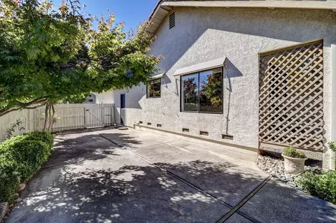 Exterior - 3762 Rushmore Dr, Redding, CA 96001 photo 20 of 21