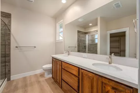 Bath - 271 Mill Valley Pkwy, Redding, CA 96003 photo 1 of 3