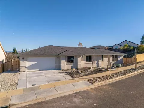 Exterior - 271 Mill Valley Pkwy, Redding, CA 96003 photo 2 of 9
