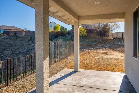 Exterior - 271 Mill Valley Pkwy, Redding, CA 96003 photo 5 of 9