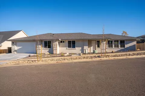 271 Mill Valley Pkwy, Redding, CA 96003