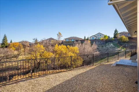 Exterior - 271 Mill Valley Pkwy, Redding, CA 96003 photo 6 of 9