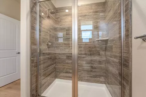 Bath - 271 Mill Valley Pkwy, Redding, CA 96003 photo 2 of 3