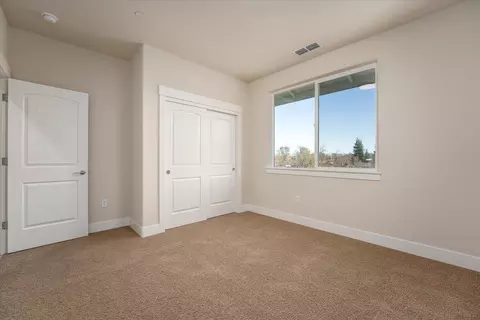 Bedroom - 271 Mill Valley Pkwy, Redding, CA 96003 photo 2 of 4