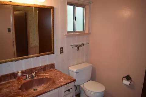 385 Manzanita Ln, Redding, CA 96002 photo 21
