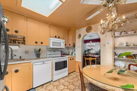 385 Manzanita Ln, Redding, CA 96002 photo 7
