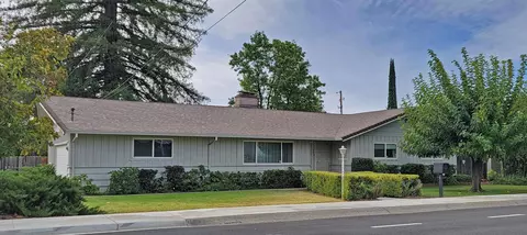 545 Loma Vista Dr, Redding, CA 96002