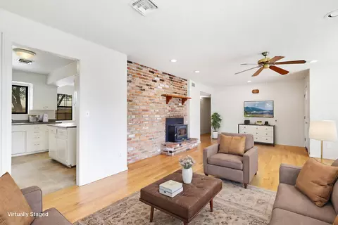 Living - 936 Camino Ct, Redding, CA 96002 photo 3 of 4