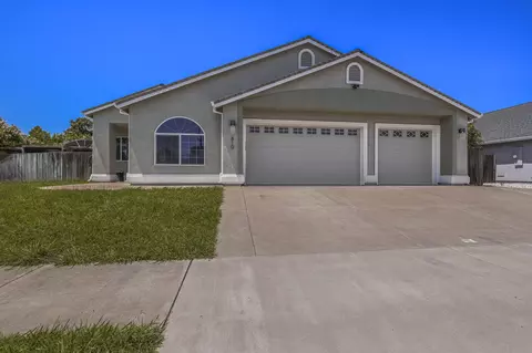 Exterior - 610 Haley Ln, Red Bluff, CA 96080 photo 4 of 14