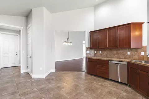 Entry Way - 610 Haley Ln, Red Bluff, CA 96080 photo 2 of 3
