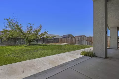 Exterior - 610 Haley Ln, Red Bluff, CA 96080 photo 6 of 14