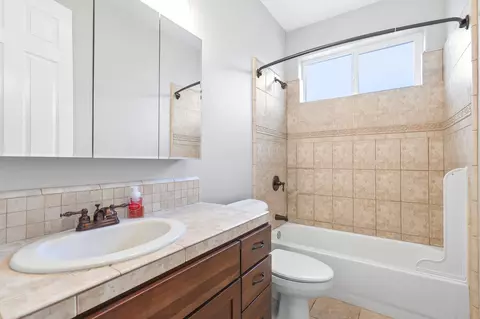 Bath - 610 Haley Ln, Red Bluff, CA 96080 photo 1 of 4