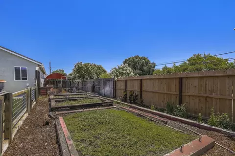 Exterior - 610 Haley Ln, Red Bluff, CA 96080 photo 10 of 14