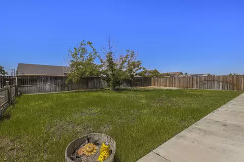 Exterior - 610 Haley Ln, Red Bluff, CA 96080 photo 11 of 14