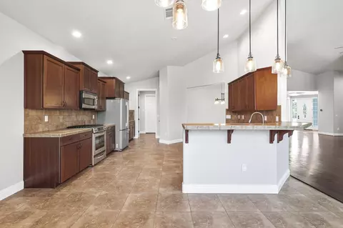 Entry Way - 610 Haley Ln, Red Bluff, CA 96080 photo 1 of 3