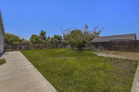 Exterior - 610 Haley Ln, Red Bluff, CA 96080 photo 13 of 14