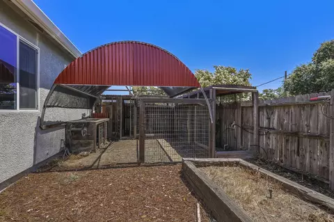 Exterior - 610 Haley Ln, Red Bluff, CA 96080 photo 7 of 14