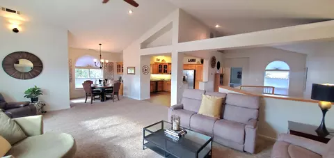 765 Oakhurst Trl, Redding, CA 96003 photo 3