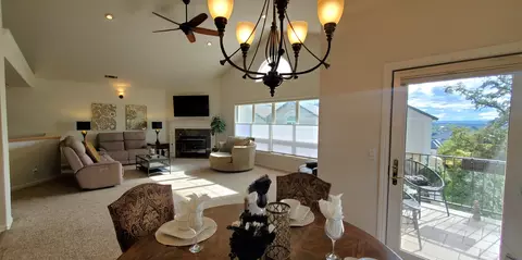 765 Oakhurst Trl, Redding, CA 96003 photo 6