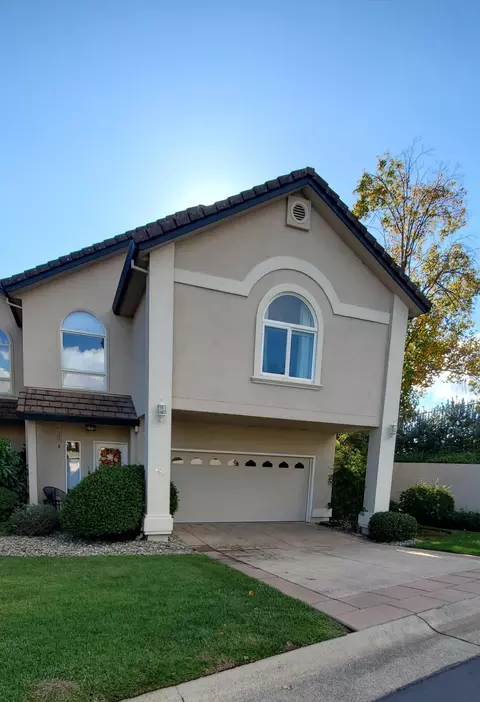 765 Oakhurst Trl, Redding, CA 96003