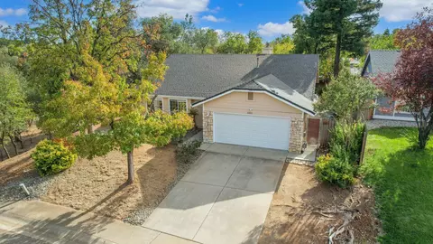 2011 Yahi Ln, Redding, CA 96002 photo 24