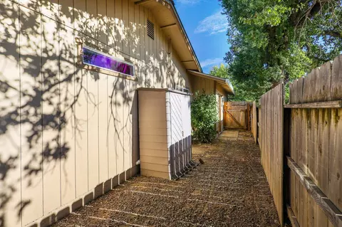 1494 1st St, Anderson, CA 96007 photo 17