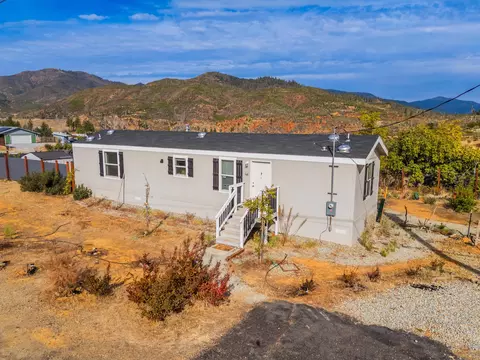 16156 Stone St, Redding, CA 96001