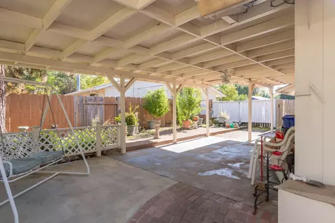 Exterior - 1005 Belcrest Dr, Redding, CA 96003 photo 4 of 5