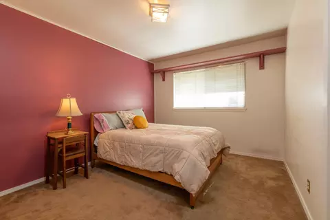 Bedroom - 1005 Belcrest Dr, Redding, CA 96003 photo 3 of 3