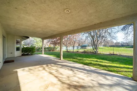 Exterior - 3687 Eagle Pkwy, Redding, CA 96001 photo 4 of 9