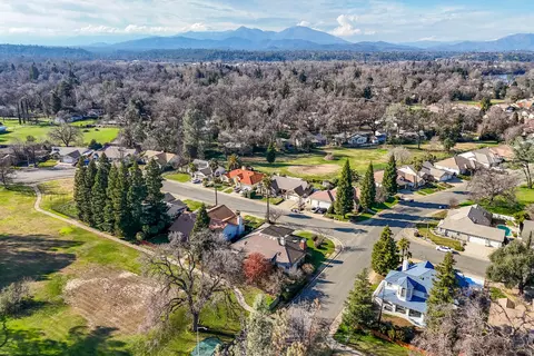 View/Area - 3687 Eagle Pkwy, Redding, CA 96001 photo 2 of 4