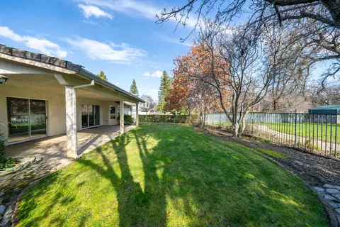 Exterior - 3687 Eagle Pkwy, Redding, CA 96001 photo 6 of 9