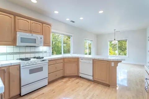 Kitchen - 7412 Quiet Dr, Anderson, CA 96007 photo 2 of 2