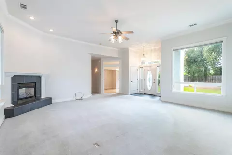 Living - 7412 Quiet Dr, Anderson, CA 96007 photo 2 of 6