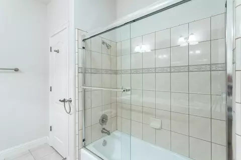 Bath - 7412 Quiet Dr, Anderson, CA 96007 photo 2 of 8