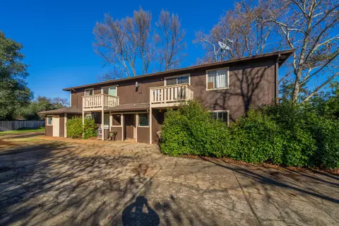 1566 Bramble Pl, Redding, CA 96002