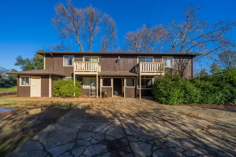 1566 Bramble Pl, Redding, CA 96002 photo 2