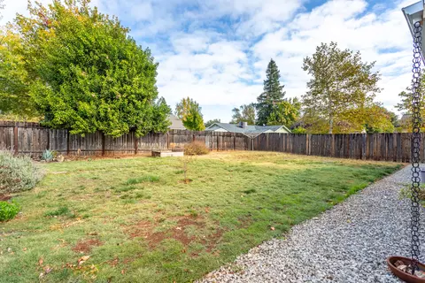 2472 Saturn, Redding, CA 96002 photo 15