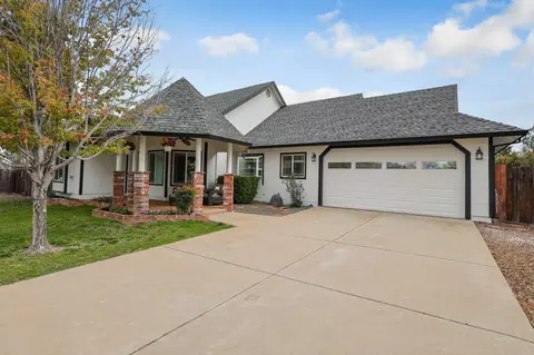 19698 Freshwater Dr, Cottonwood, CA 96022