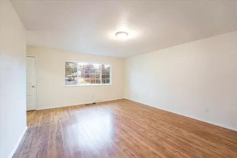 2555 Wilson Ave, Redding, CA 96002 photo 6