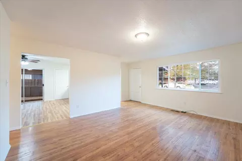 2555 Wilson Ave, Redding, CA 96002 photo 5