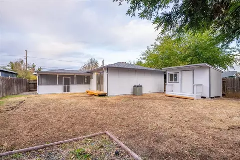 2555 Wilson Ave, Redding, CA 96002 photo 24
