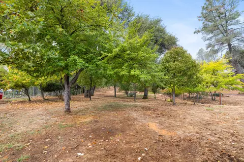 Exterior - 1934 Herbscenta Ln, Redding, CA 96003 photo 6 of 7
